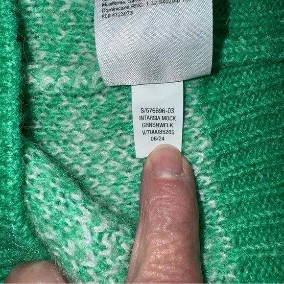 Old Navy Women's Green Snowflake Fair Isle Knit Sweater Sz L Holiday - Picture 10 of 10